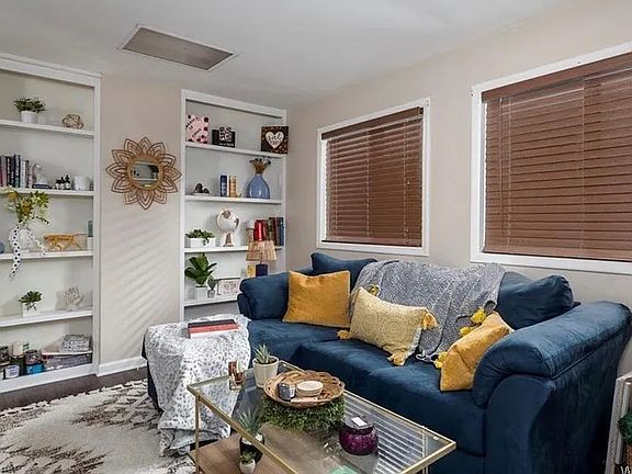 5th image of 438 Vermont St #3