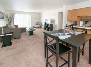 255 Memorial Dr #D-20, Sturgis, MI 49091