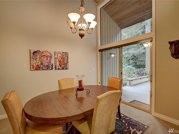 4th image of 20811 NE 25th St