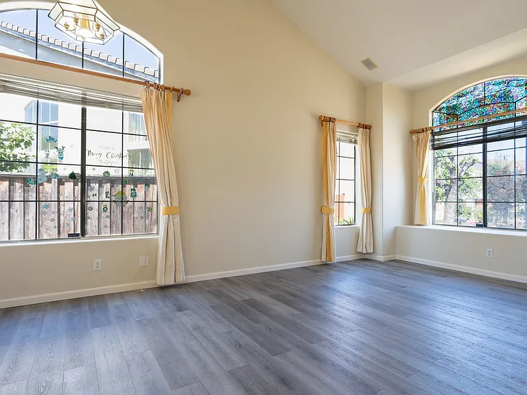 1109 Camellia Ct — Photo 10