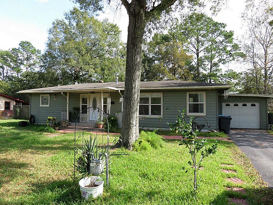 1st image of 2106 Holly Dr