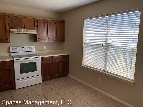 4th image of 1056 Fairfax Dr