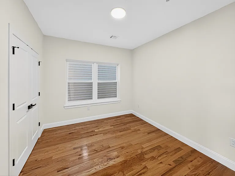 270 Hunterdon St #3 — Photo 11