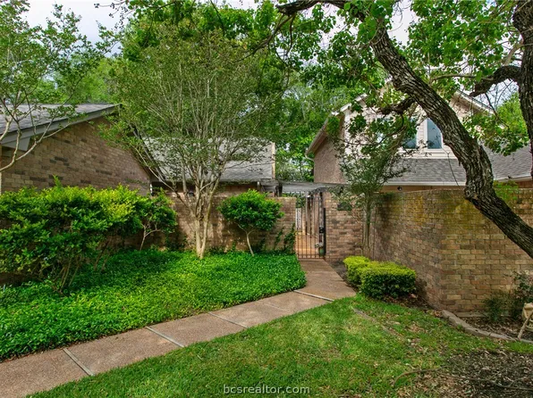 9304 Essex Grn, College Station, TX 77845