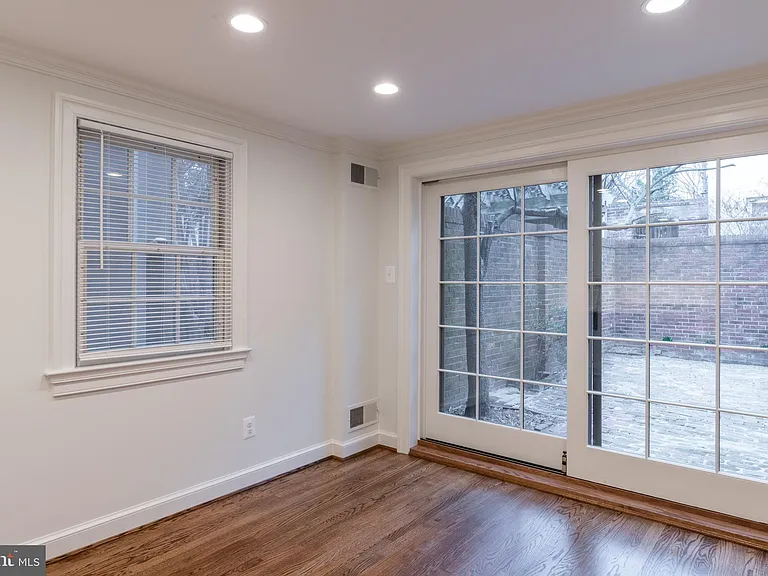 511 Wilkes St — Photo 10