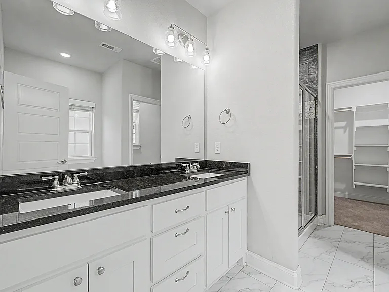 431 Linda Ln — Photo 8