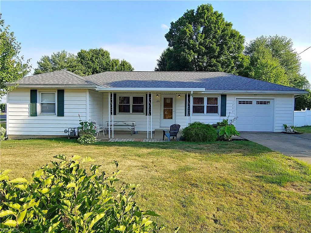 1292 Center Dr photo 1