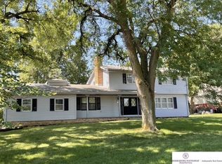 1016 Meadow Rd, Omaha, NE 68154