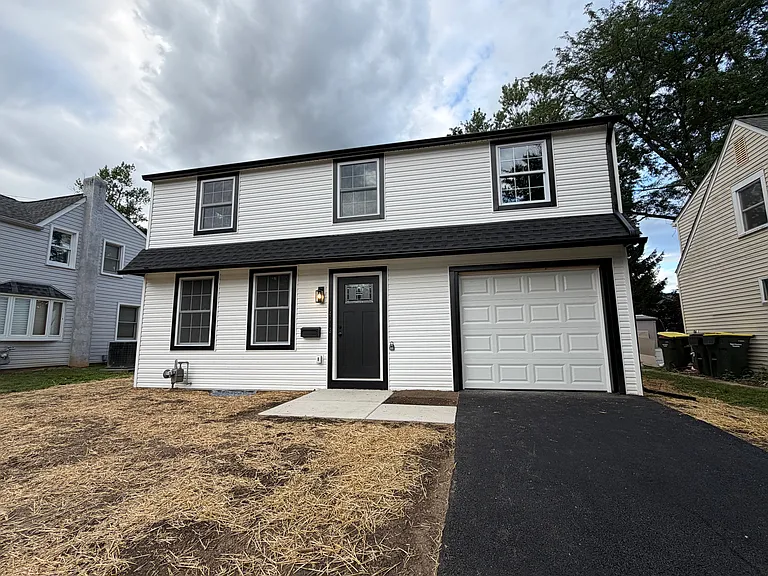 413 Evans Ave — Photo 2
