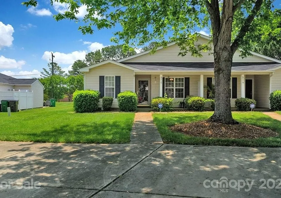 Duplex Condo - on cul-de-sac