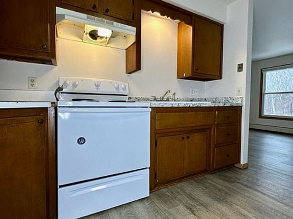 5th image of 1904 Basten St #7