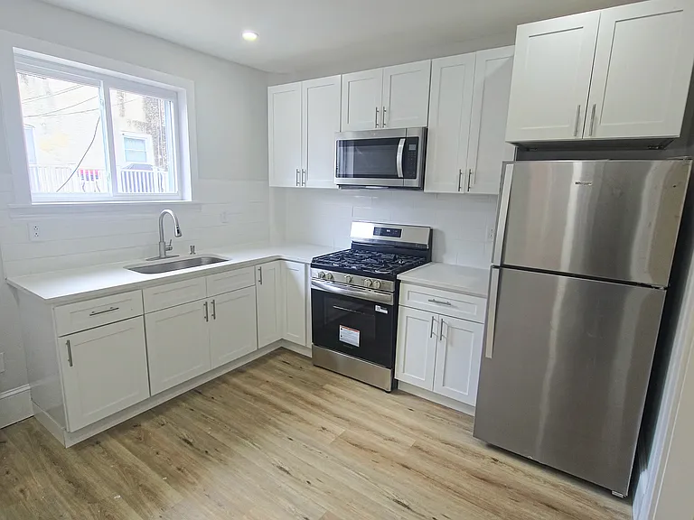5860 Brush Rd — Photo 1