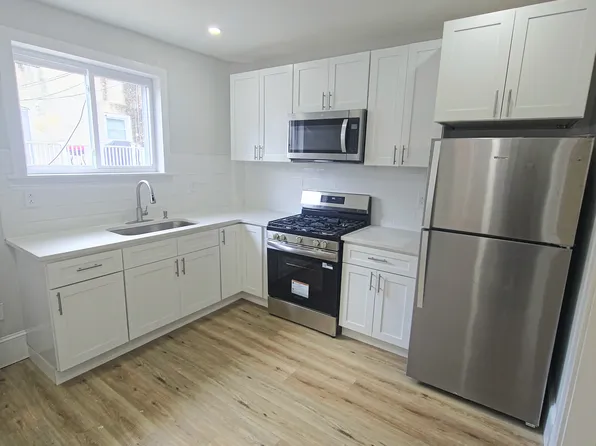 5860 Brush Rd, Philadelphia, PA 19138