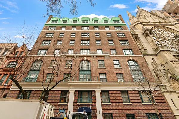 Sold by Nest Seekers International | media 25