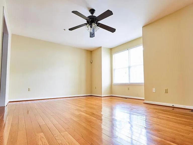 121 Langdon Farm Cir — Photo 9