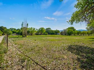 4 Rogelios Ln, Santa Fe, NM 87506