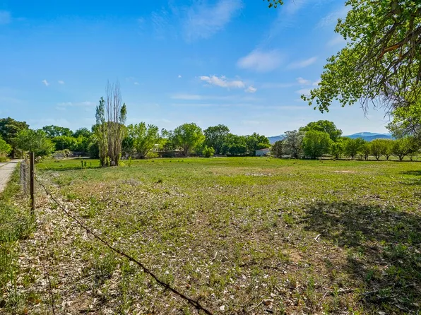 4 Rogelios Ln, Santa Fe, NM 87506