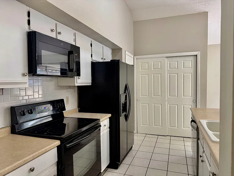 1021 Vannessa Dr — Photo 7