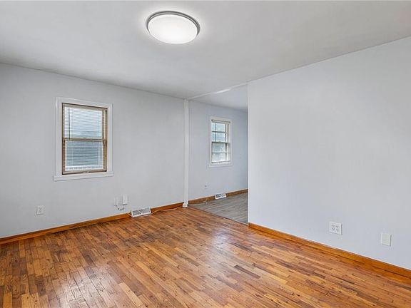2nd image of 7925 Agnes Ave