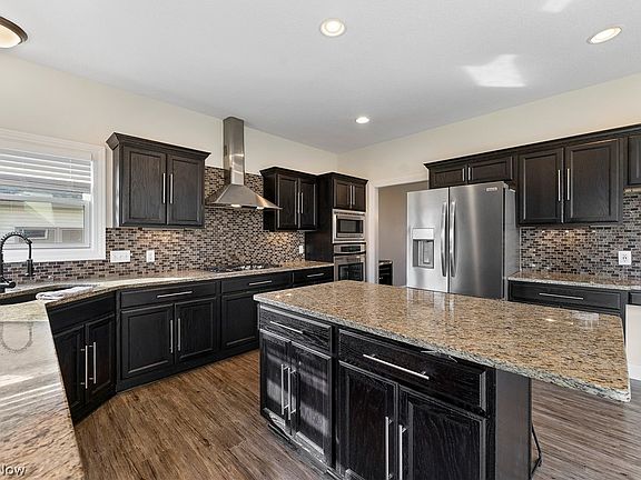 5th image of 524 Berklee Dr