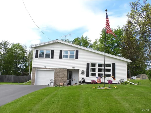 124 Northland Dr, Central Square, NY 13036