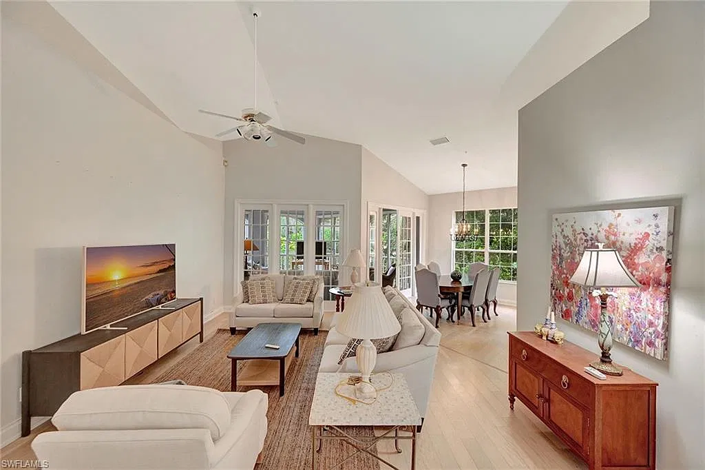 3 bed, 2.0 bath, 2885 sqft, $12,000 — Photo 3