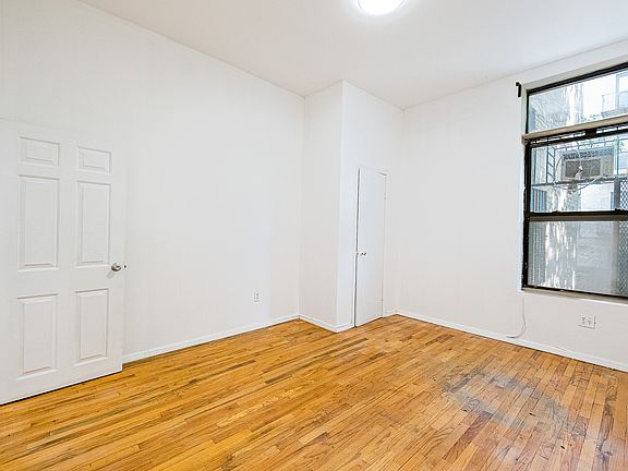 4th image of 262 Vernon Ave APT 4
