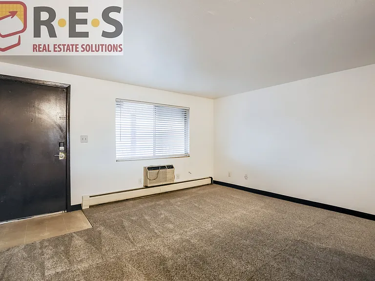 1080 S Eliot St #302 — Photo 5