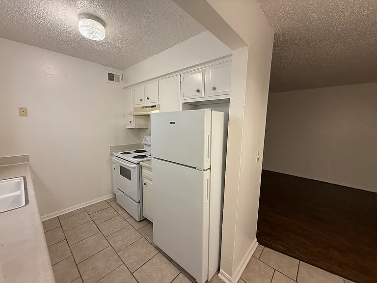 Peartree Apartments — Photo 8