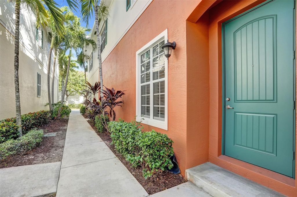 159 SW 7TH Court, photo 3