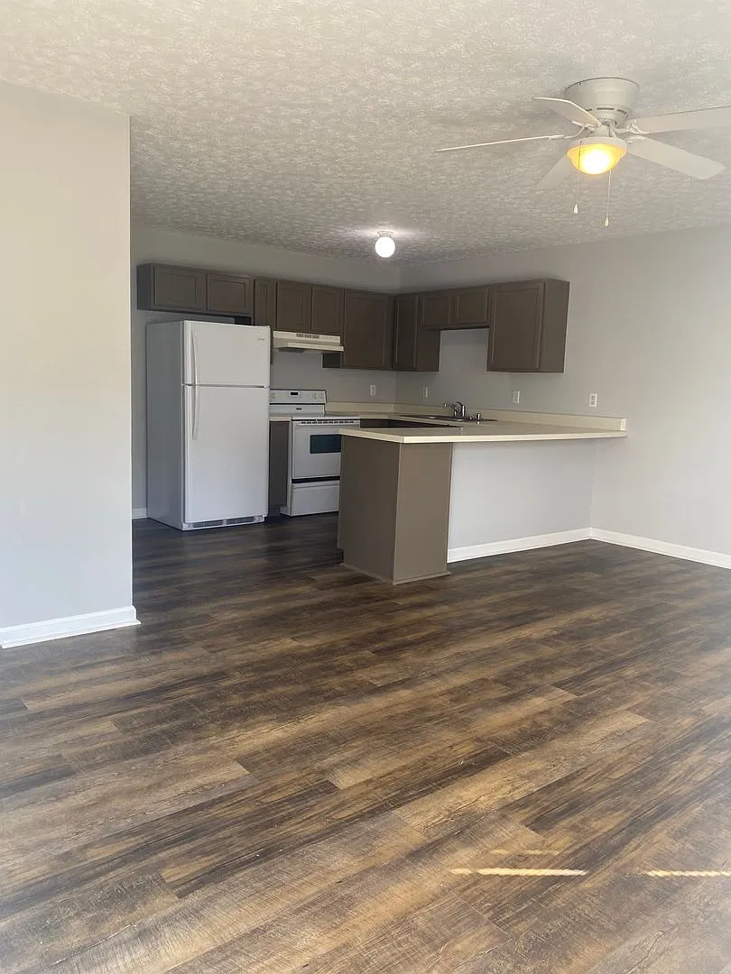 Amy Avenue Fourplexes — Photo 3