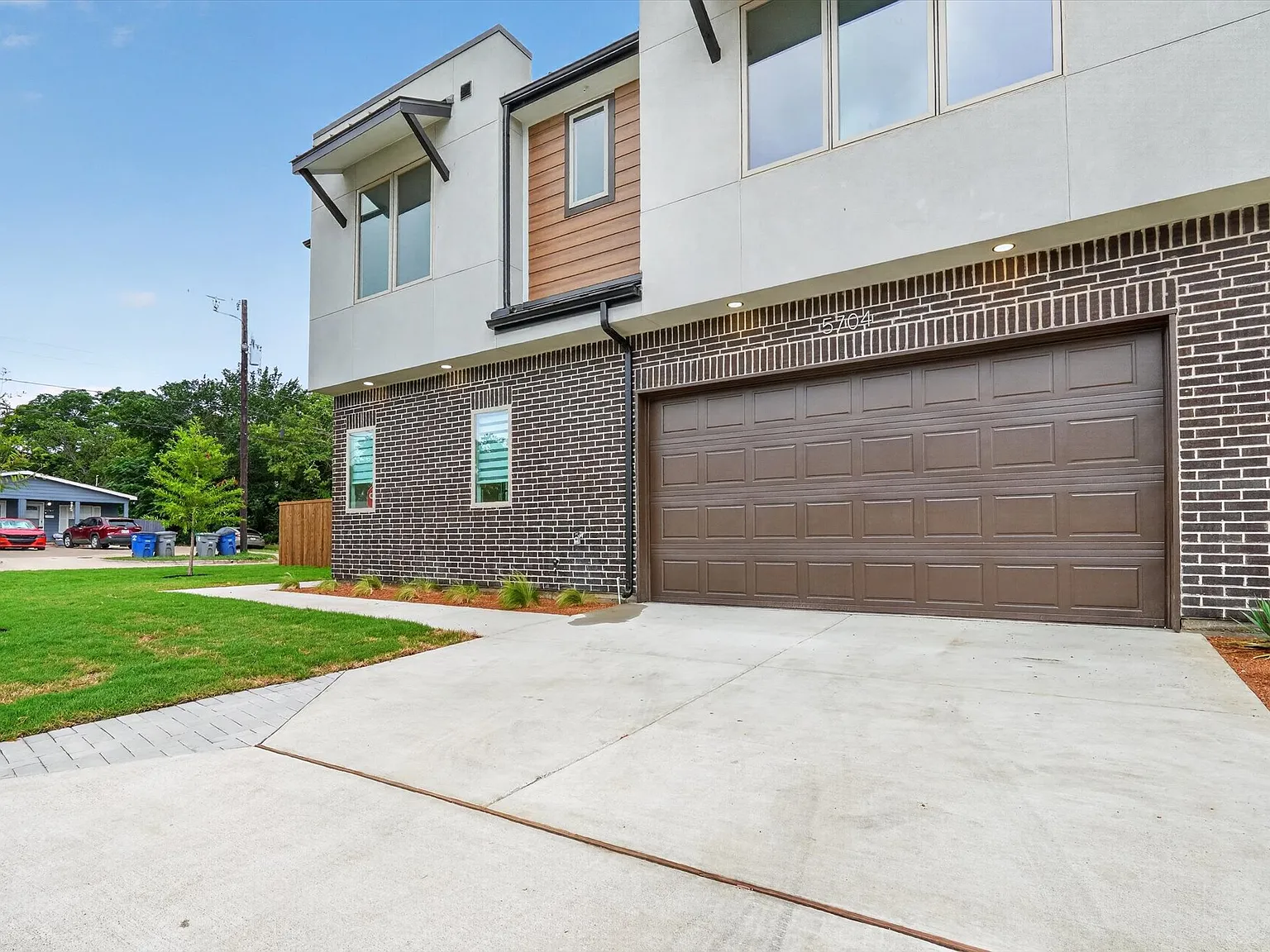 3 bed, 2.5 bath, 1866 sqft, $3,500 — Photo 2