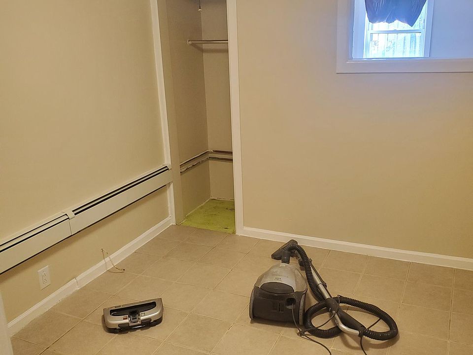 2nd image of 89 Orchard St APT 1