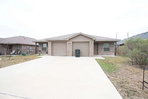 1004 Barbara Jordan St #B Photo 1