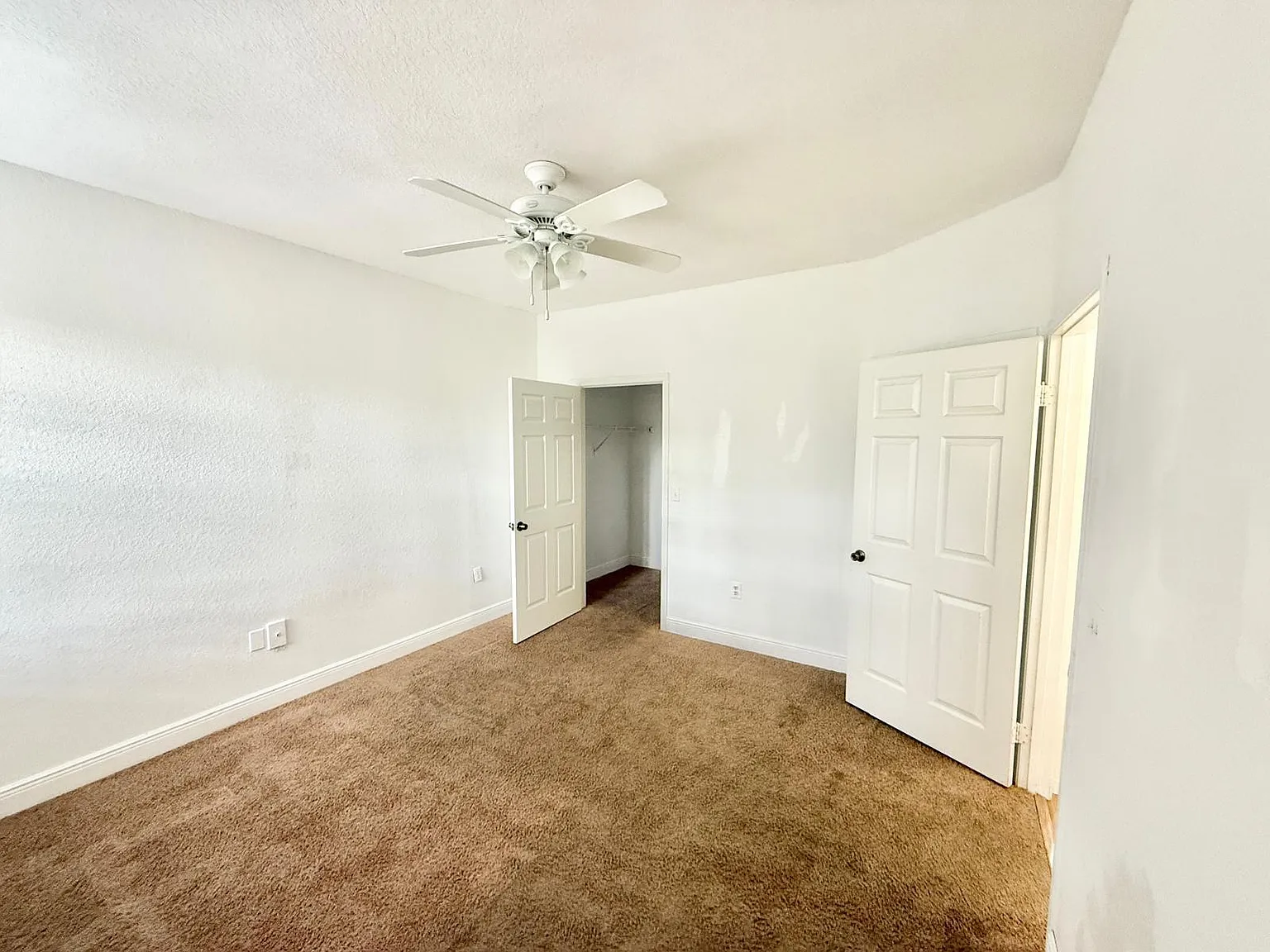 2544 Robert Trent Jones Dr — Photo 2