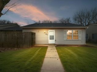 80 Fernwood Dr #O, Bolingbrook, IL 60440