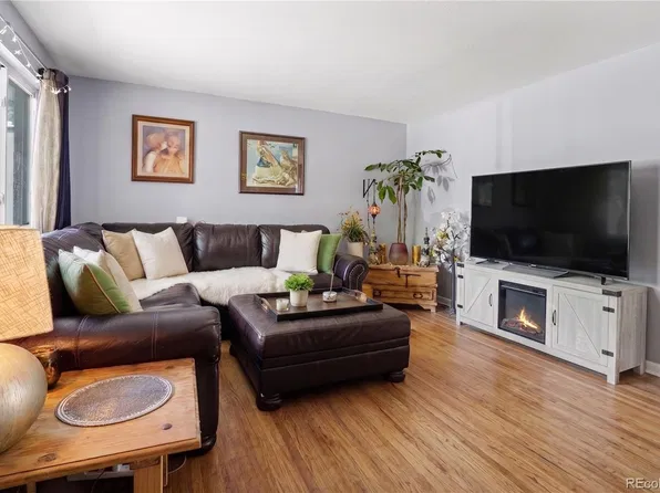 1092 S Iris Street, Lakewood, CO 80226