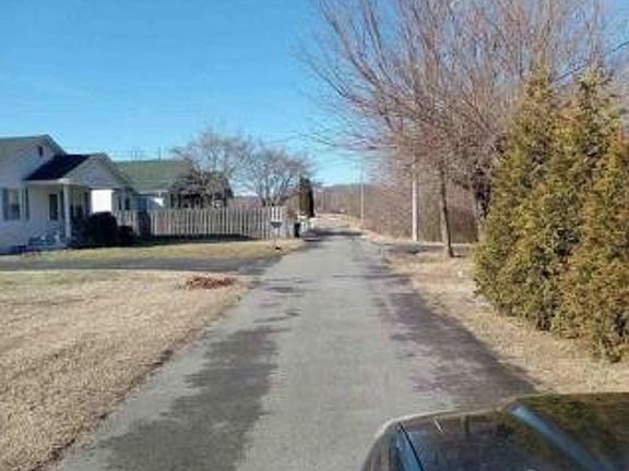 Exterior Neighborhood (street photo)