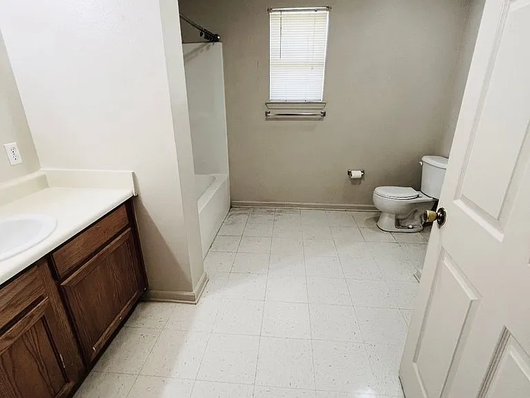 816 Martin Luther King Jr Dr — Photo 45