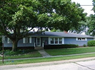 277 E Kimball Ave, Woodstock, IL 60098