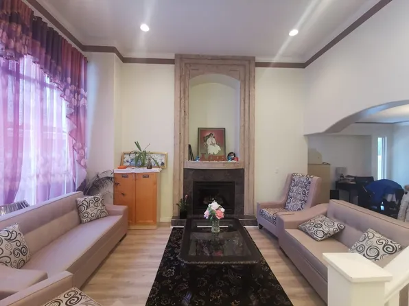 6641 123rd St, Surrey, BC V3W 0W1