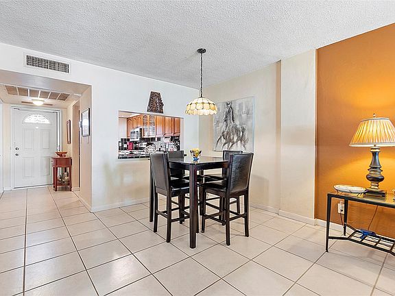 4th image of 4500 N Federal Highway #204 A