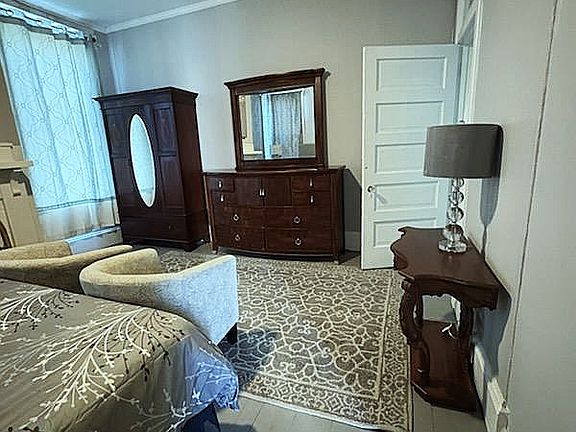 3rd image of 1219 E Henry St #1219B