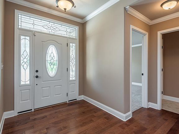 3rd image of 998 Britts Dr