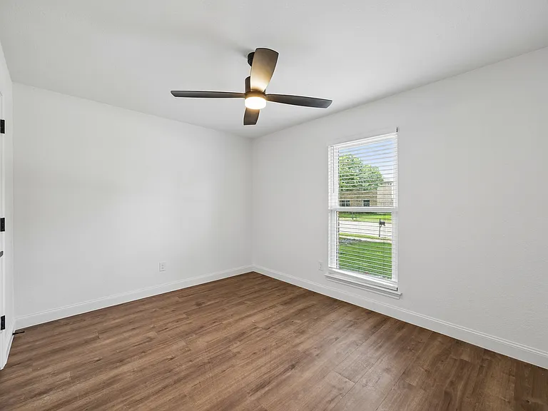 1916 Arbor Creek Dr — Photo 17