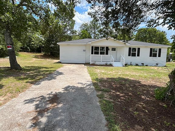 2nd image of 4 Friar Tuck Ln