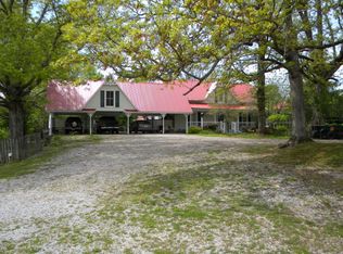 1530 Green Valley Rd, Huntingdon, TN 38344