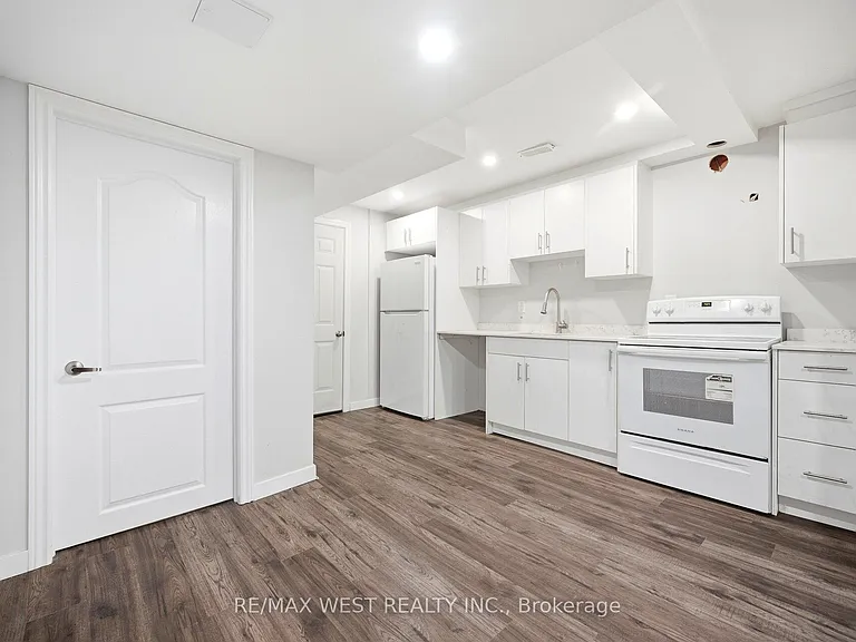 26 Hines St — Photo 40