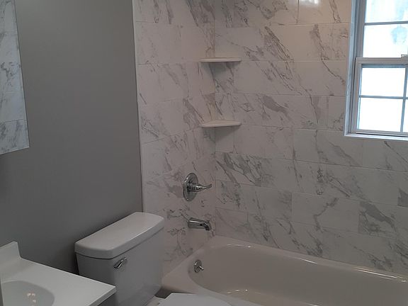 4th image of 584 Westwood Ave