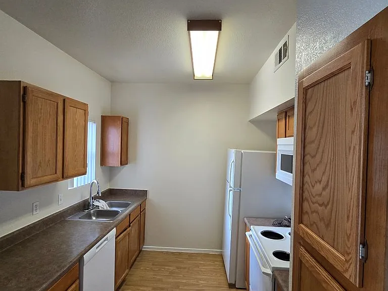 9620 W Russell Rd #1122 — Photo 11